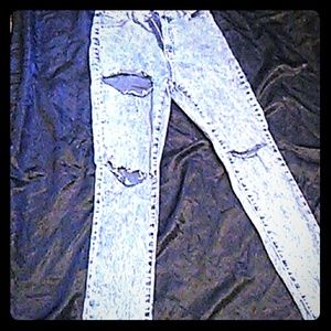 Light wash high waisted ripped jeans